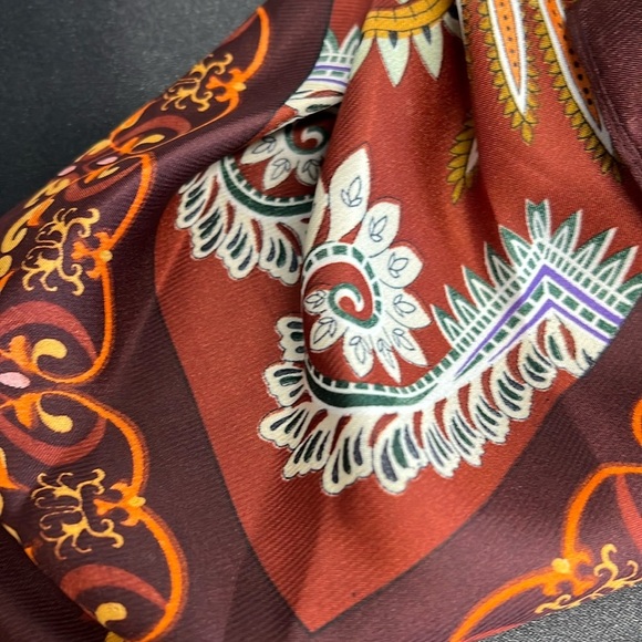 Piper K | Vintage Paisley Inspired Scarf w/ Brooch - Picture 5 of 6